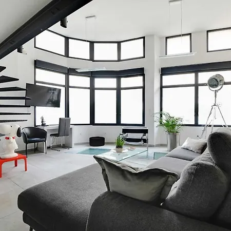 Luxurious - 3br 8p - La Apartment *